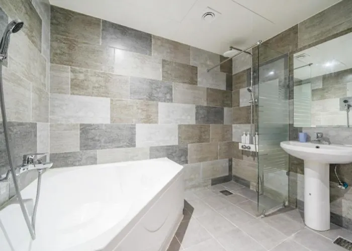 Hotel The 2*